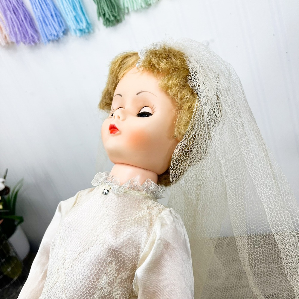 Vintage 24 Inch Bride Doll White Satin Lace Wedding Dress Veil 1950s Sleep Eyes - Picture 2 of 15